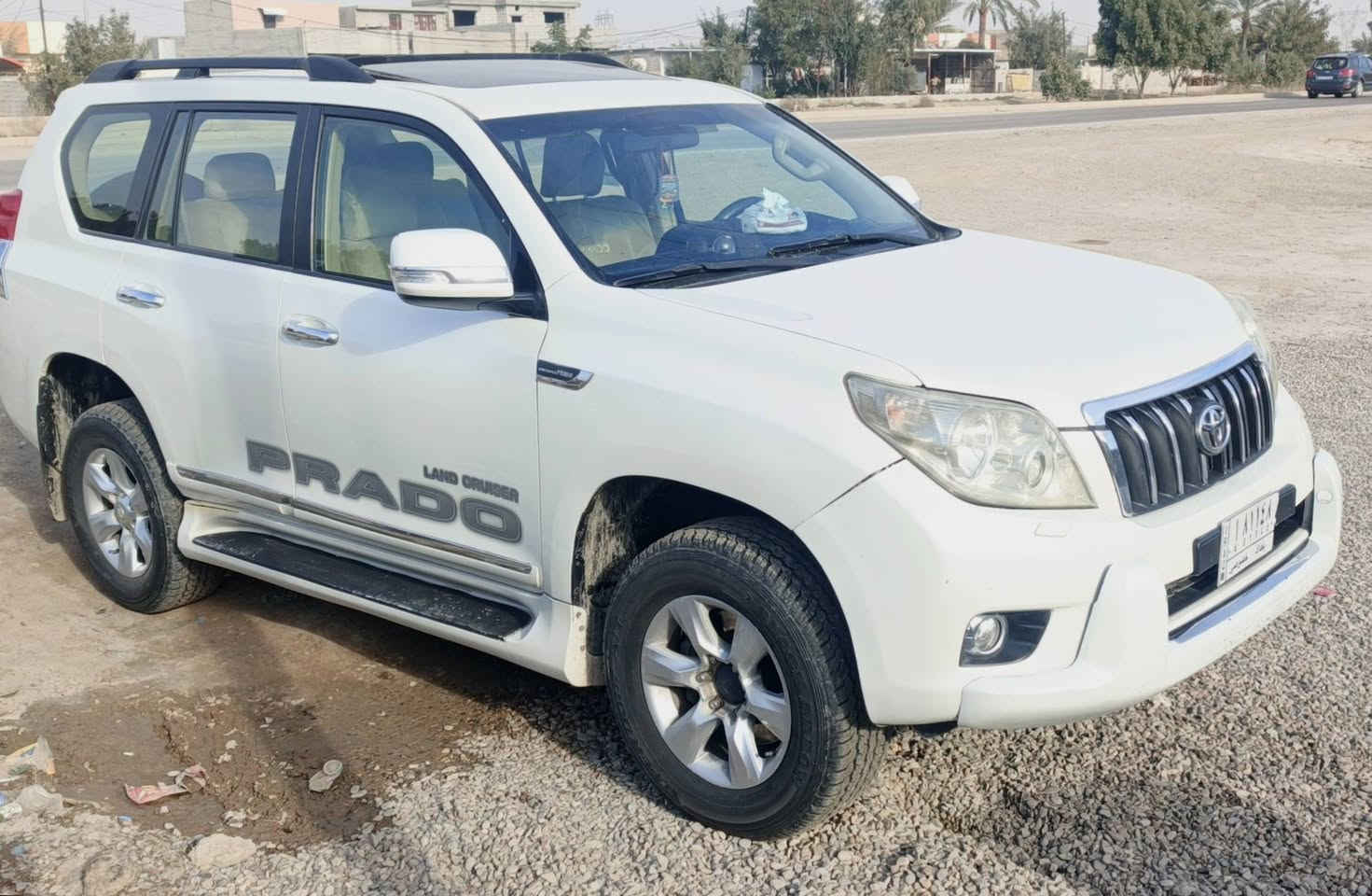 السلام عليكم تويوتا برادو كويتي موديل 2010  محرك 4000 /6 سلندر تخم تاير جديد صدر امامي خلفي جديد  مواصفات السيارة سلايد قماره دبل تانكي دفع رباعي داخل  بيجي ثلاجة تحكم ستيرن حساس امامي خلفي كامره اماميه خلفية 4 جهات 12 ايرباك لايت زنون  كشنات اماميه تدفئه تبريد شاشه اصليه DVD بالسقف مري جانبيه شفط كهرباء 7 راكب 3 قطع تبريد بلوتوث CD  منفذ AUX/USB اضائه لدي بالابواب داخلي اضائه ترحيب السيارة مكفوله كفاله عامه من الصبغ فقط باب جامرلغ السايق بية 4 أصابع صبغ / محرك مكفول اكسل امامي خلفي مكفول كشنات الخلفيه كهرباء  شفط سبعه راكب  السيارة فول عنواني ديالى رايد بيع او مراوس  هاتف ***********
