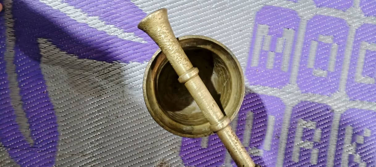 سلام عليكم هاون للبيع ارتفاع 20 المدك الارتفاع 30 سعر خاص ***********
