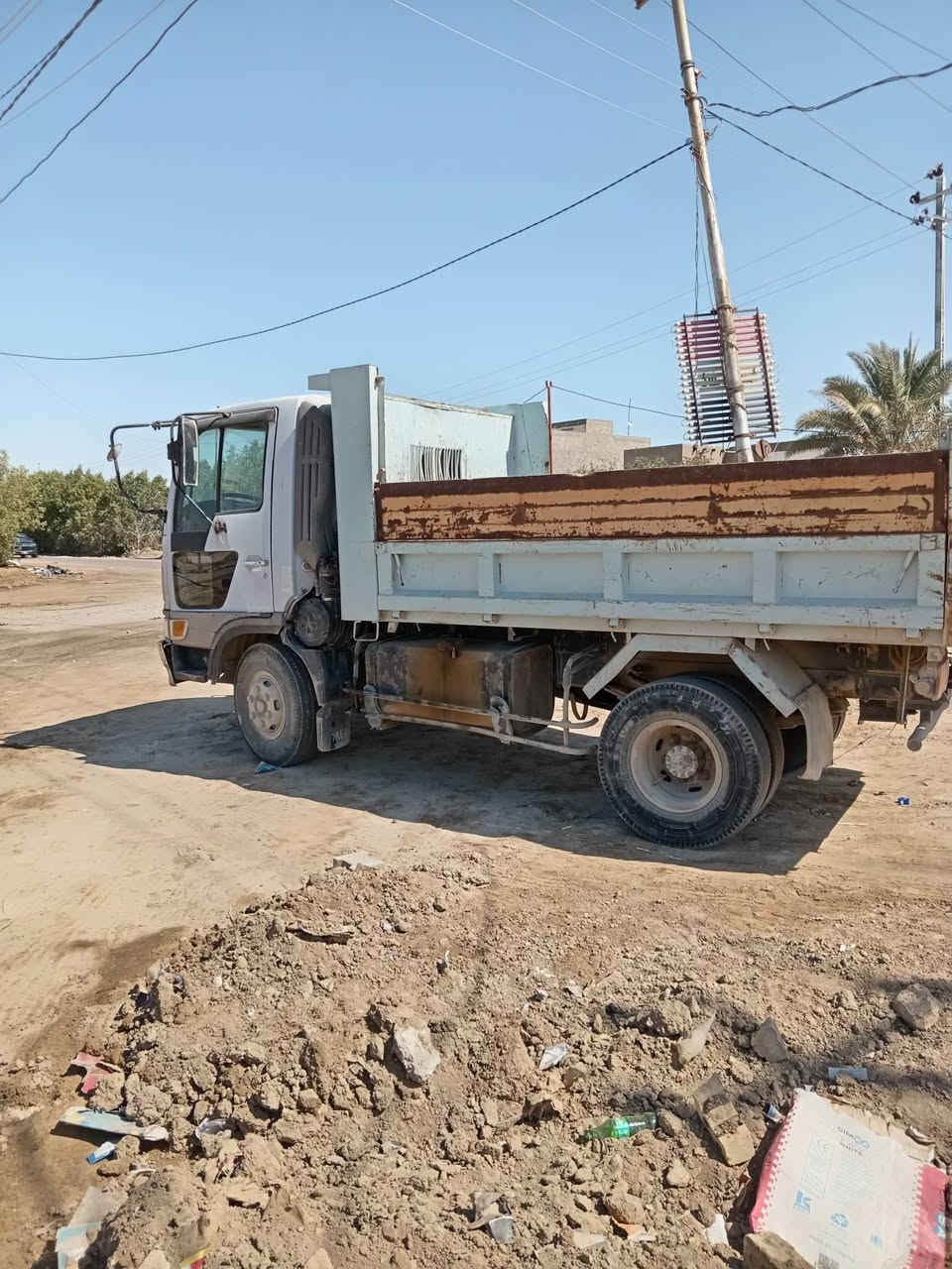 هينو أنكر قلاب للبيع موديل ٢٠٠٥ تك قماره مكينه ٤ بستم حجم ٨٠ رقم نجف اصفر بسمي المكان ديوانيه قضاء الشنافيه للتواصل ***********
