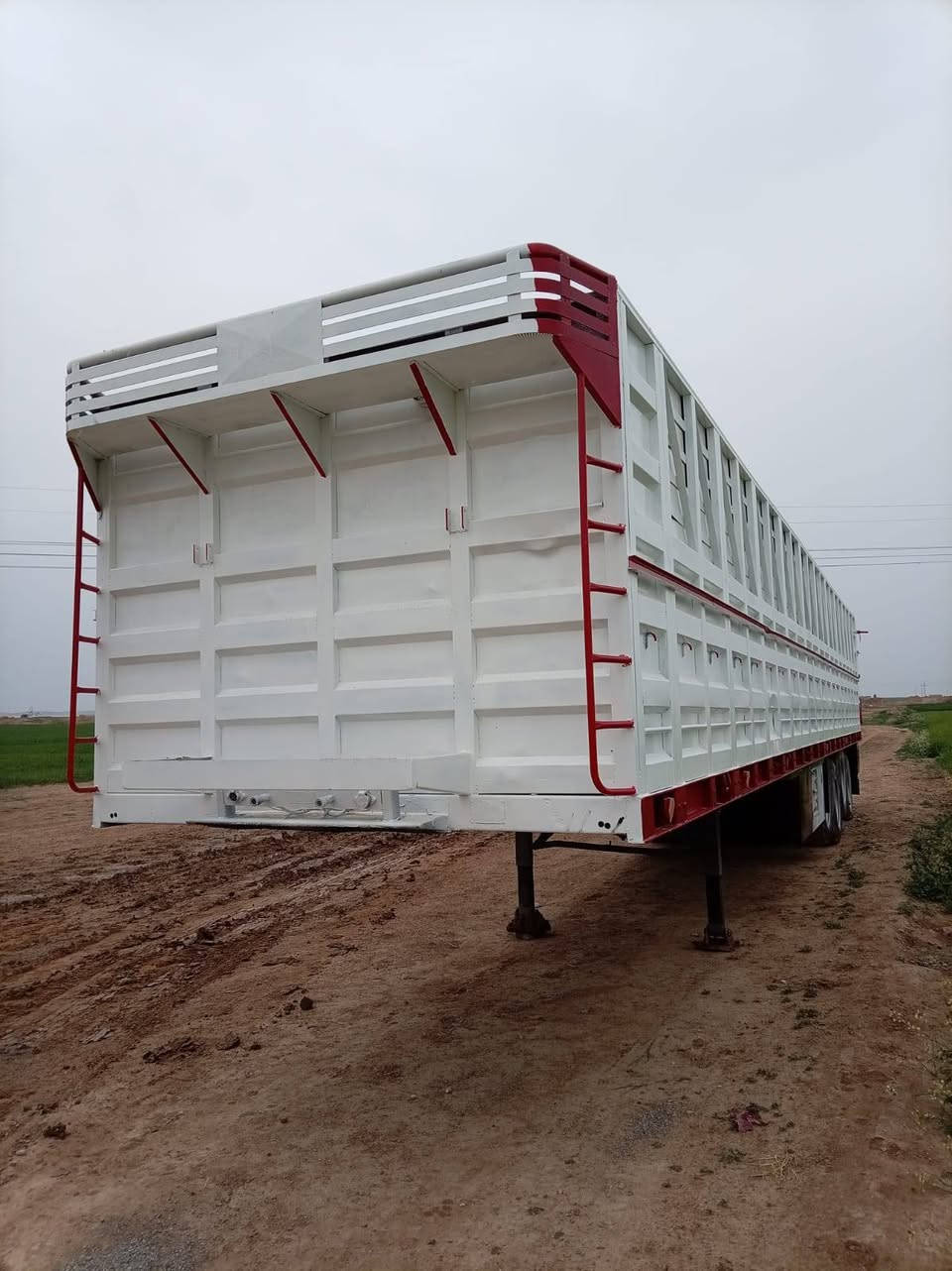 لبيع عربانه شاصي أوربي مكفول  محدده بل جرف دناكير ساف 16كلهن 4محاور ترهم دبل تاير جيب او شد طول 13/60(الارتفاع 190)مطبخ ثلاجه صناديك كل جديد مكان الدوز ***********
