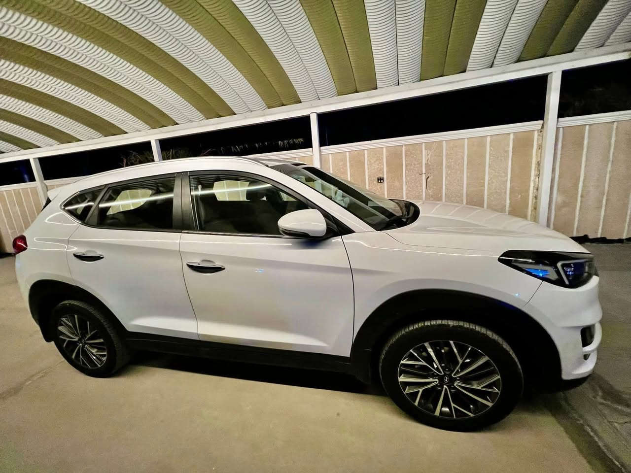 يالله سياره توسان 2019 محرك 2000 فول مواصفات عدا البنيرامه
مواصفات بصمه تشغيل + أبواب 
مري شفط 
أربع انظمه قياده 
كشنات كهربائي
أشاره ترحيب 
رقم بغداد شرط التحويل ثاني يوم 
ضرر السياره مرفق بلسونار 
السعر 175 وبيه مجال مكان السياره بابل 
رقم الهاتف ***********
أو مراوس حسب القناعه
