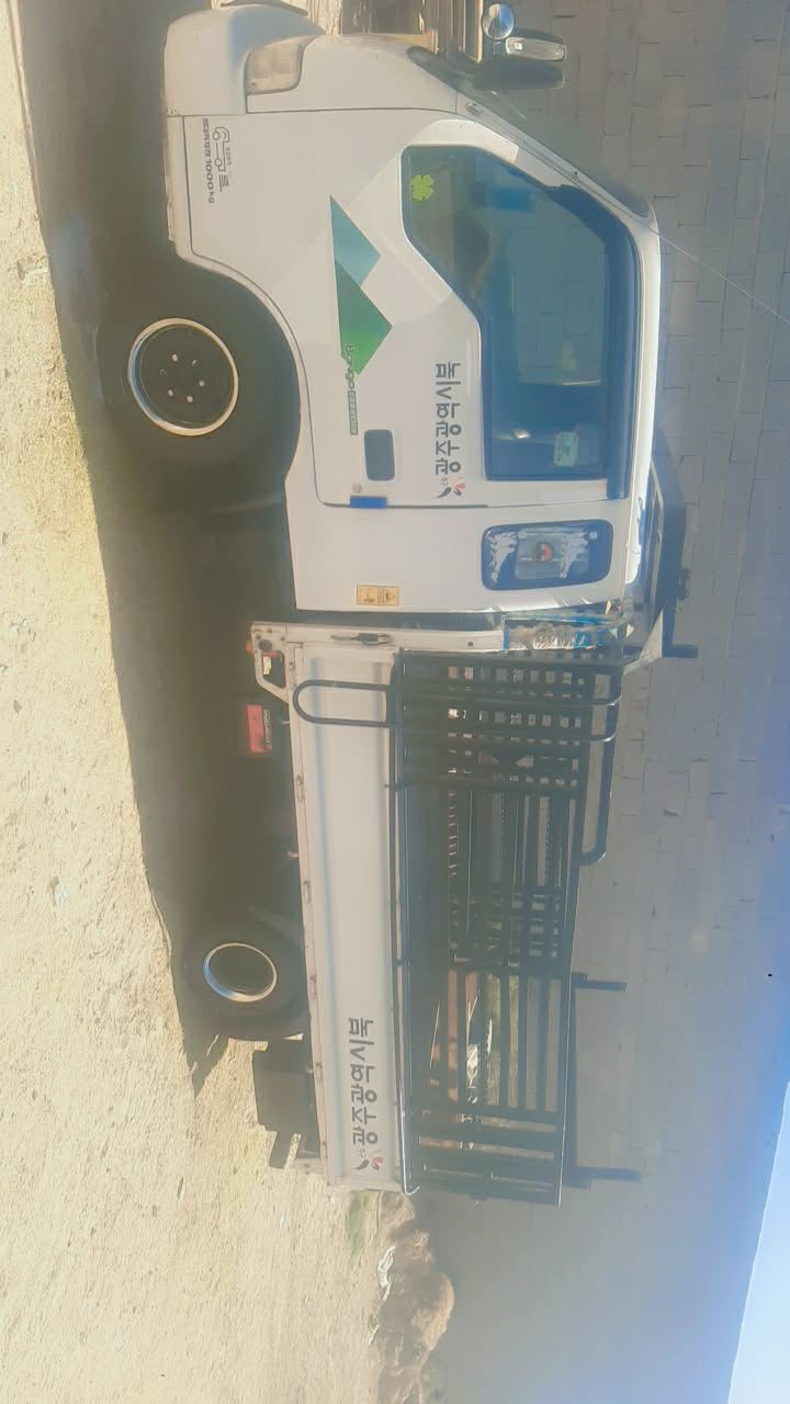 كيا  للبيع
مكفوله من الشركه  موديل   98
نضيفه مابيه  اي ضرر مشروع وطني
 
السعر 85وبيها مجال  

***********
