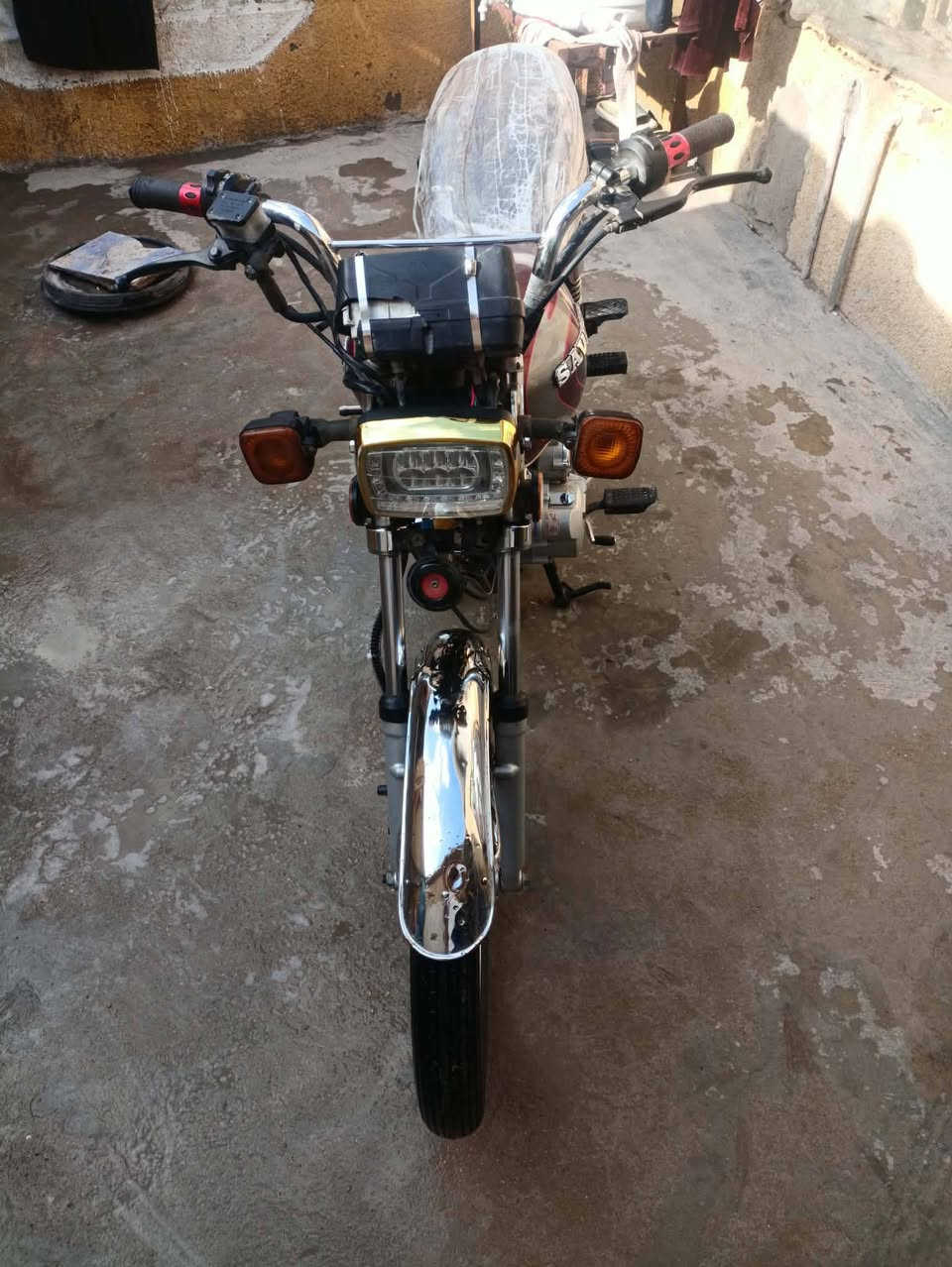 دراجه سيفان موديل 2021 دراجه كامله من كلشي بس بيها خيط تبخير أوراقها ضايئعا اكفلها عشائار وقانون سعر دراجه 400وبيها مجال بسيط *********** العنوان زعفرانيه
