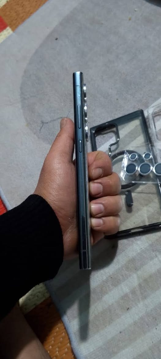 السلام عليكم  اس23التره ذاكره 256
جهاز نضيف مثل ماواضح بصوره 
  ملحقات كفرين وعدسات كامرات
جهاز بدل ضهر اصلي  سعر625قفل مكاني حله 
***********  بي وتساب
