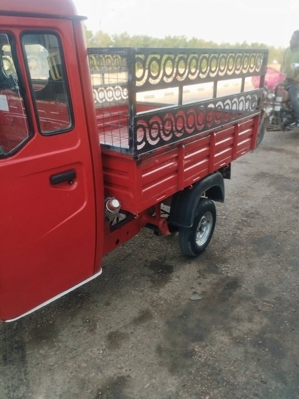 السلام عليكم تكتك بدي موديل تسعطعش سنويه كفاله سعر 2700وبيه مجال ***********
