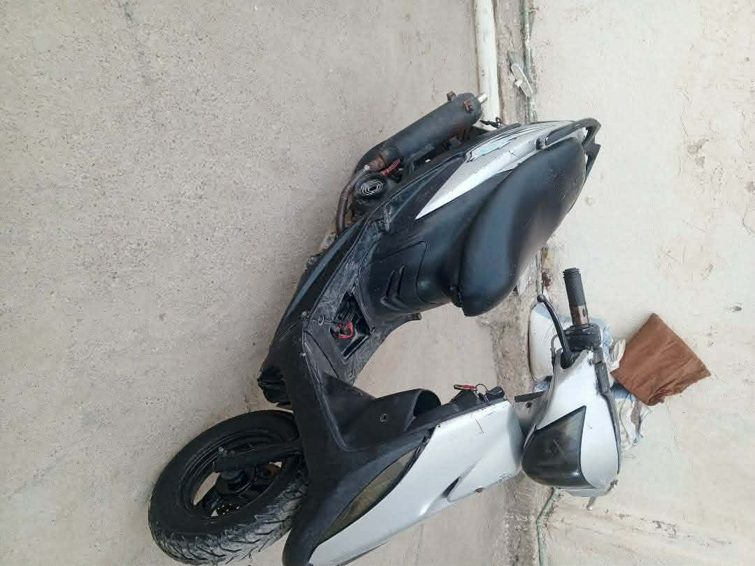 السلام عليكم عدله نضيفه ٤٩ دراجه قبل فترا مجفته تجفيت اصلي دراجه تخبل كل نقص مابيها انكر سريح وين مايعجبك روح عوزها ترتيبات خفيفه السعر ٣٢٥ وبيها مجال مكاني كوت الرقم ‭٠٧٧٦ ٣٦٤ ٦٩٣٧‬
