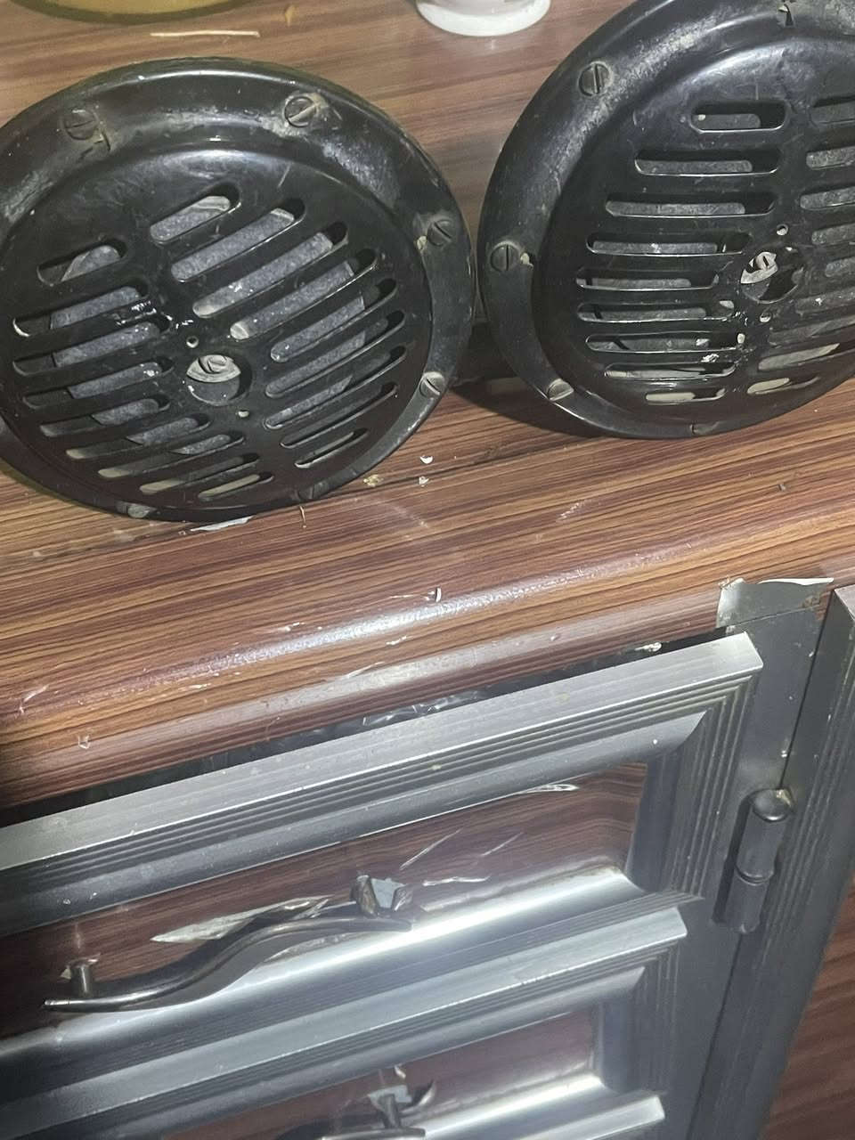 سلام عليكم شباب ذني هورنات بوش جنح دكتهن فول  يرادلهن بس تقسيم  مامفتوح برغي بيهن عنواني بغداد جديده هاذا رقمي*********** ليريدهن يخابر ربي خير ويدلل
