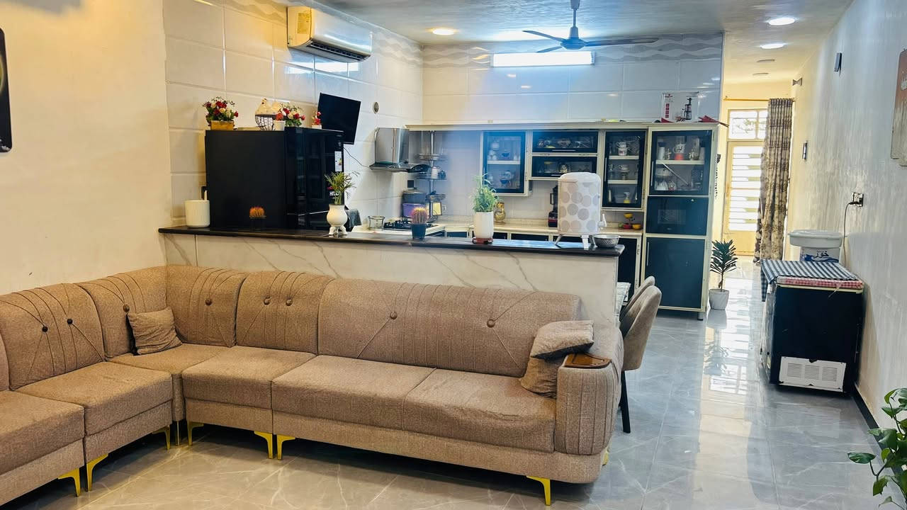 سلام عليكم منزل للبيع مساحه ١٠٠ متر قاطين صب كونكريت
واقع حال ١٥٠ متر واجهه 5 ونزال ٣٠  مدخلين استقبال وصاله مطبخ
غرفة منور صحيات عدد ٢ كراج كبير

تفاصيل المنزل داخل الفيديو 

قاط الثاني
غرفة وصاله وحمام وسطح مطبك شتايكر
سقف سندويج
للاستفسار الاتصال
على الرقم ***********

العنوان/ شارع السچة فرع مطعم سلام  نهاية التبليط بدايه منطقه الظباط الثانيه الزراعي
