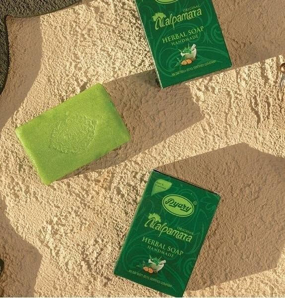 🌿 صابونة نلبمارا الأصلية 🌿
تساعد على تنظيف البشرة بعمق وإزالة الدهون والأوساخ ✨
تساهم بتقليل الحبوب والبثور الخفيفة وتمنح البشرة نعومة وانتعاش 💚
مناسبة للاستخدام اليومي وتترك البشرة نظيفة ومنعشة 🌸
📩 للطلب راسلينا خاص.


**إذا كنت صاحب هذا الإعلان وتريد حذفه لأي سبب، رجاءا أرسل رسالة إلى الدعم الفني**