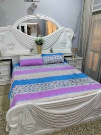 جربايه وميزتواليت وزاويه ميزاحذيه ومعرض تلفزيون 550000السعر بغداد الدو...