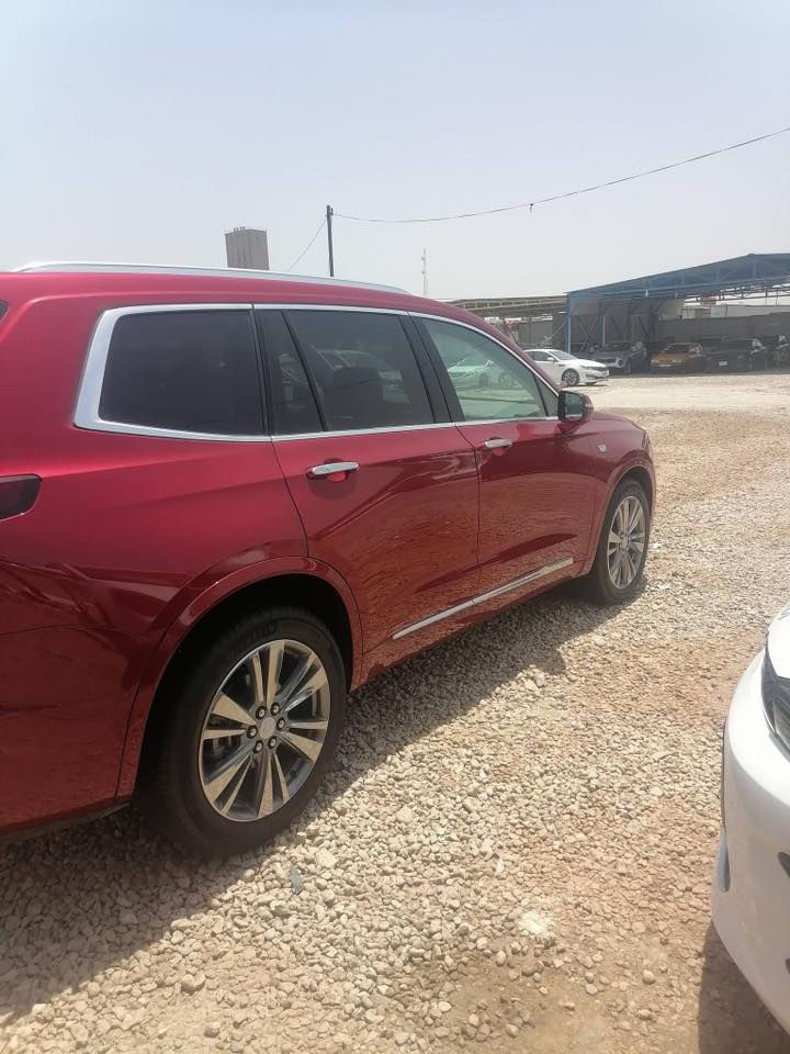السلام عليكم عندي كاديلاك موديل 2025 XT6 فول مواصفات مرقمه شهداء بغداد دخول جديد السعر 240 وبيهه مجال ***********
