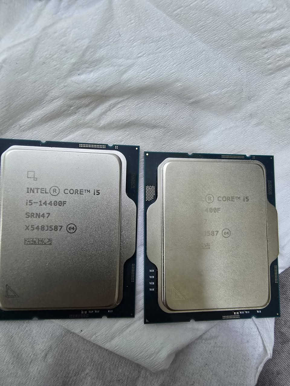 مرحبا قطع جديد فقط للبيع
كل المعالجات مفحوصة ضمان 3 اشهر 
WD BLUE 4TB GEN4  السعر 400 الف
WD GREEN 2TB GEN4  السعر 290 الف 
WD BLACK 1TB GEN4  السعر 200 الف
T-FORCE G50 1TB  السعر 180 الف 
I5 14400F  السعر 240 الف
I5 14400 السعر 250 الف
I5 14600K  السعر 360 الق
R9 7950X السعر 425 الف
R9 5950X السعر 350 الف (مابيعة توصيل لان بدون علبة)
بور ثيرمال رايت 650W السعر 75 الف 
بور كوسير 750w بورنز السعر 90 الف
مبرد LE 720 WH السعر 85 الف 
معجون MX-4 4G السعر 10 الاف 
فانات شبيه ليان لي القطعة 7 الاف 
مبرد MASS   السعر 18 الف


**إذا كنت صاحب هذا الإعلان وتريد حذفه لأي سبب، رجاءا أرسل رسالة إلى الدعم الفني**
