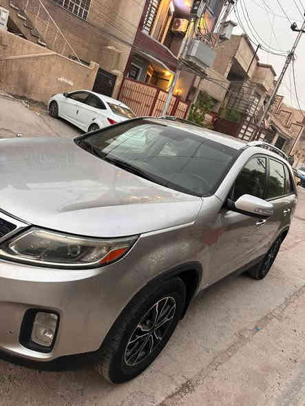 السلام عليكم سورينتو موديل 14مو فول نص فول سياره كامله مابيه نقص غير بس تايراتها شويه تعبانه كير مكينه خير من الله سياره قطعه وحده مبدله هيه البنيد الباقي مكفول مكاني بغداد حي جهاد السعر 165بيها مجال مستعجل للبيع ***********
