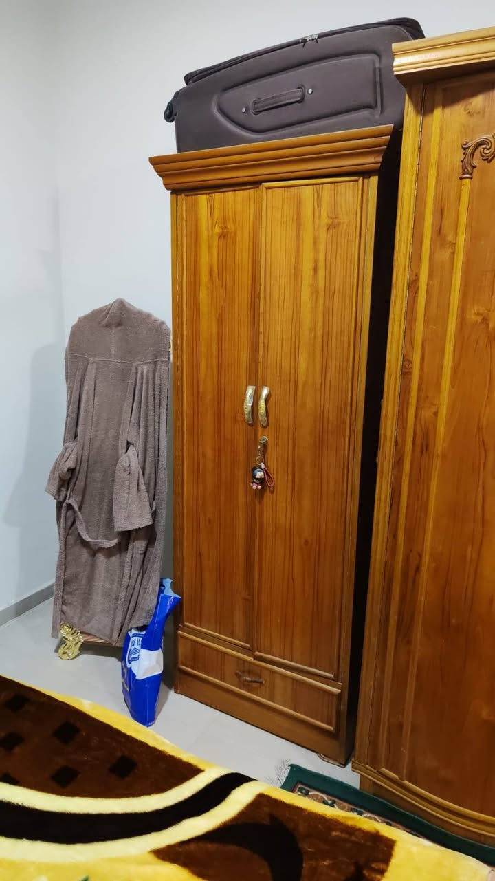 السلام عليكم غرفة نوم صاج جديده بدون اي ضرر الظهر جرجوبه 6 أبواب و٧ قطع للبيع السعر المطلوب ٧٠٠ الف.. المكان بغداد...


**إذا كنت صاحب هذا الإعلان وتريد حذفه لأي سبب، رجاءا أرسل رسالة إلى الدعم الفني**