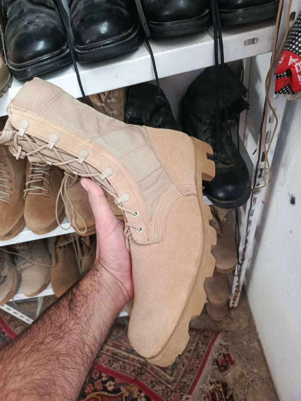 التما امريكي حجم 5-10 R يعني 44 أو 43 ونص 
  يوجد توصيل  بي فقط واتساب ***********
 وهذا فقط اتصل ***********
