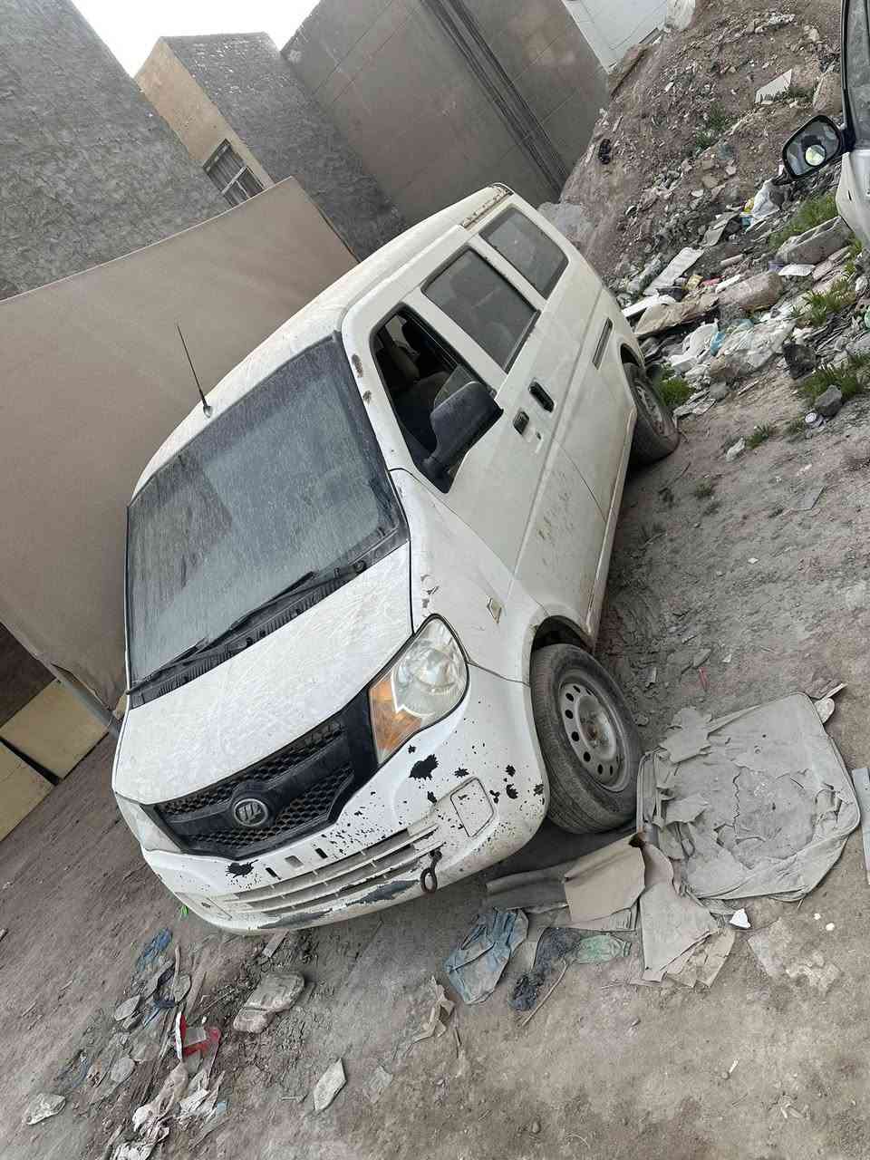 السلام عليكم اخوان عندي سيارتين ليفان وجون واي بلاديات اني ماصهن من المزاد مالهن بغداد بسمي الكتاب اريد ابيع علا حطتهن تواصل واتساب ماسنجر اتصال***********  اسعر مناسبه ومستعجل علا بيعهن
