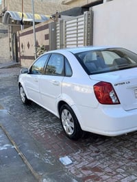 اوبترا • ٢٠١١ • كفالة