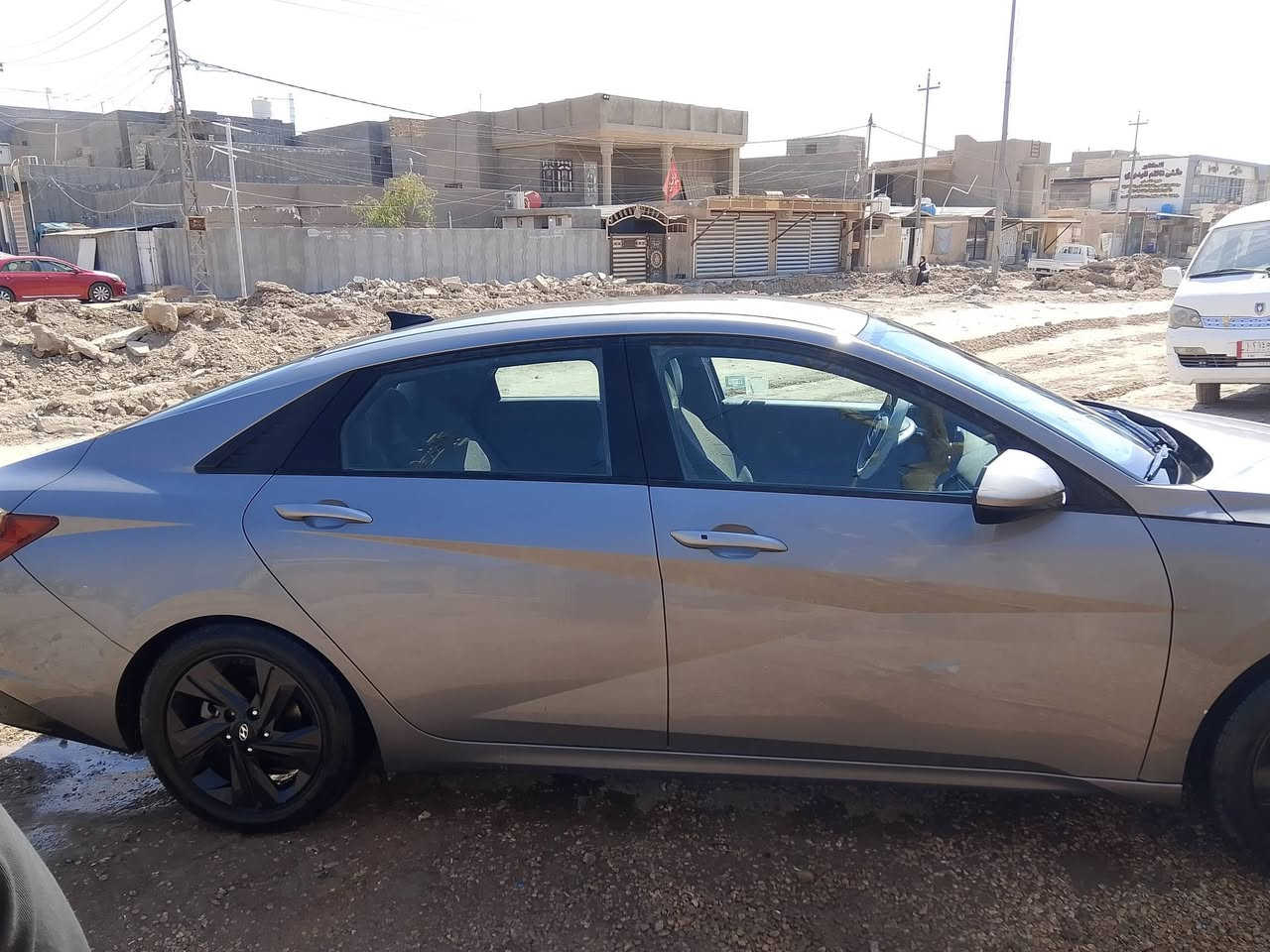 الانترا للبيع فول ماعده الفتحه امريكي مكينه 2000حادثها بنيد أو جاملغ بدون دواخل الباقي مكفول مكان بابل السعر 140$ موديل 22 رقم الهاتف ***********
