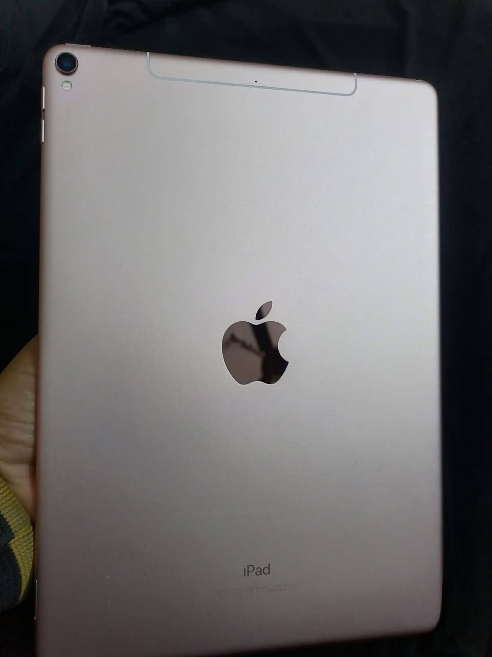 ايباد برو ذاكرة 64 جهاز نظيف ويشغل بوبجي ٦٠ فريم 
السعر ١٩٠
كربلاء ***********
