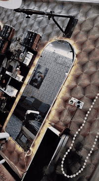 غراض صالون حلاقه للبيع كامل متكامل للاستفسار 07833642813