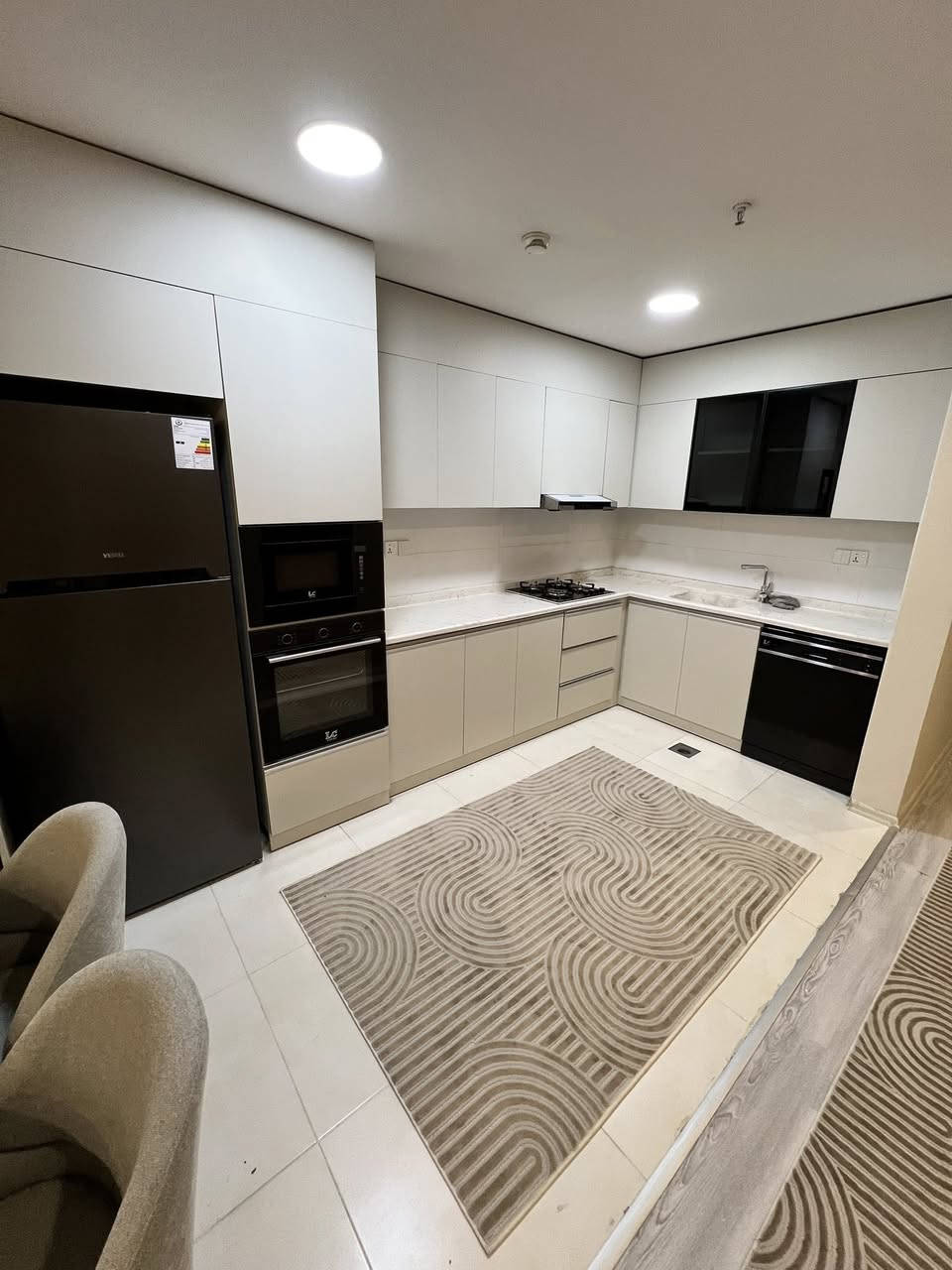 عرض خاص
شقة vip للايجار 
ايجار ١٥ يوم مجاني
بدون عمولة مكتب
٣ غرف نوم وصالة 
٢حمام وتواليت
١مخزن
١٧٠ متر
ايجار ٩٠٠ دولار
تلفون و واتساب/ ***********
