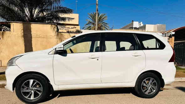 تويوتا افانزا 2016 خليجي ساز مكفولة من كل شيء  ماشيه 150 سيارة جديدة المحرك والكير على وضع الشركة ما مفتوح أي شيء بيه 7 راكب سعرها 125 ورقه *********** بغداد
