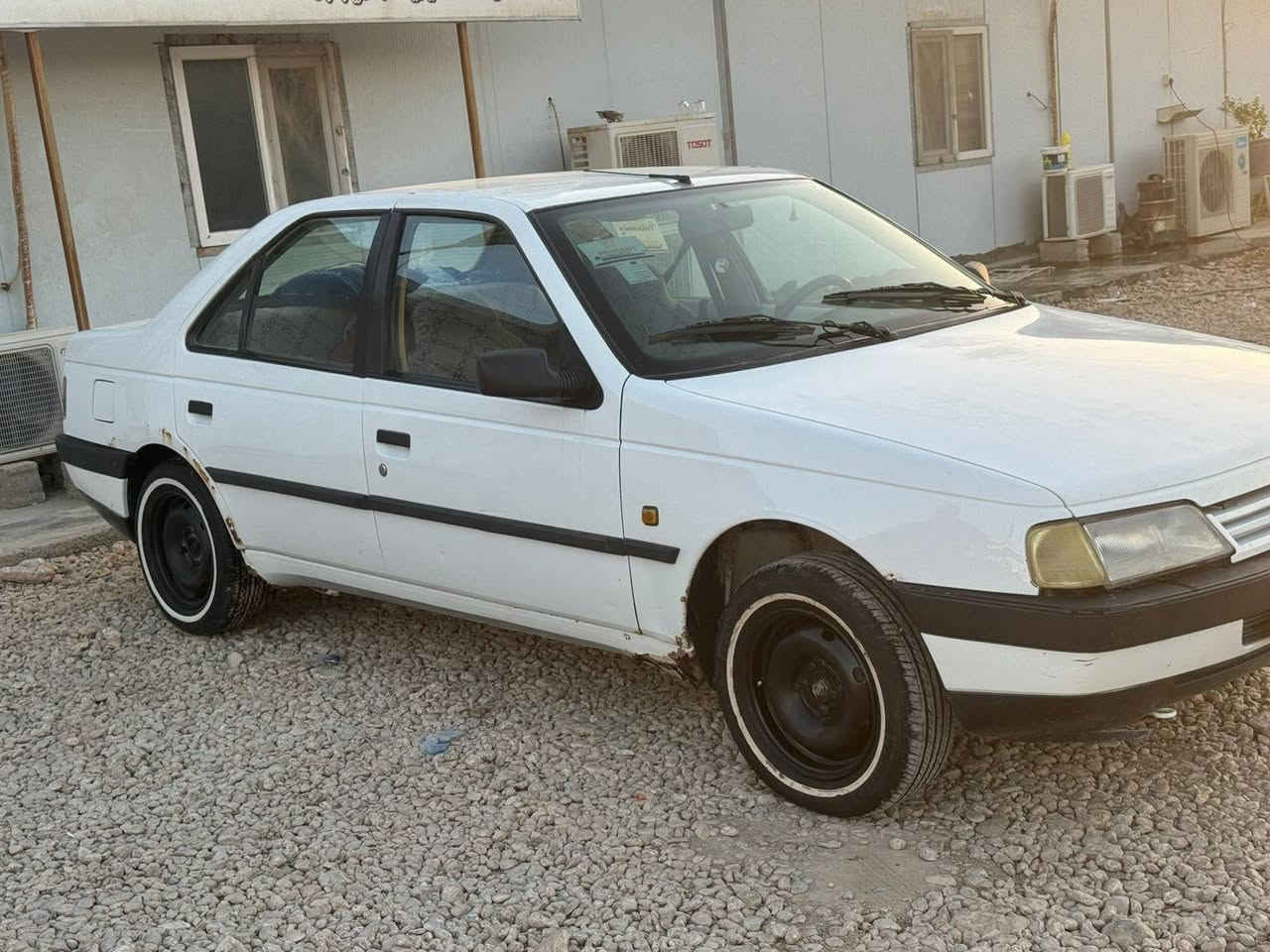 السلام عليكم سيارة بيجو ٤٠٥ موديل ٢٠١٢ السيارة خير من الله كير مكينه تبريد كلها شغاله السيارة احلا من الصورة السعر ٣٦وبيها مجال حك الجيه الاتصال على الرقم *********** غير متواجد ع الفيس مكاني بابل
