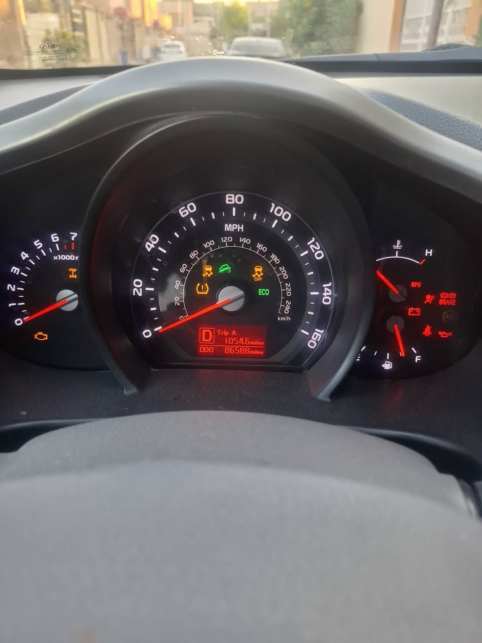 السلام عليكم كيا سبورتج ٢٠١٦ وارد رقم بغداد باسمي تحويل مباشر مكينة ٢٤٠٠ حادثها موضح بالصور فقط بنيد وبيها باب خلف السايق وشوية بالجاملغ السيارة حلوة مال جناي محرك وكير وتبريد وتدفئة صدر نظيف ماشية ٨٦ السيارة جاهزة دواخلها نظيفة السعر ١٣٥ الشراي يتواصل ***********. *********** مكاني بابل جبلة
