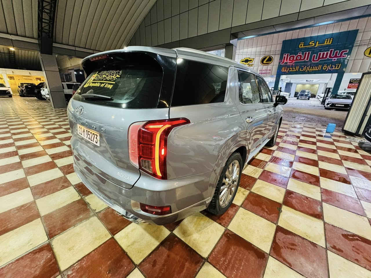 للبيع او مراوس
Hyundai palisade 2020 calligraphy
هونداي بلسايد كلگرافي 
موديل: 2020
محرك 6 سلندر وارد امريكي حادث بنيد فقط بدون دواخل ( شاصي ولغد مكفول)
المواصفات : كلگرافي  فول 1/1 
 شاشة عرض داتشو. المحرك   v6    3.8 
بصمة تشغيل + بصمة ابواب 
اصطفاف ذاتي(تقديم +ترجيع)  
فتحتين سقف +بانوراما
شفتات ستيرن
سماعات هارمن كاردن عدد ١٦
 رادار امامي  + خلفي 
حساسات امامي + خلفي 
كامرات عدد 6  360 درجة 
كشنات امامي خزن ميموري 
كشنات جلد كهربائي تدفئة وتبريد امامي وخلفي
انارة داخليه (محيطيه) + انارة دشبول 
بردات جانبية
تبريد مركزي امامي + خلفي منفصل التحكم
تحكم ستيرن + شفتات
تدفئة ستيرن 
مرايا هيتر + تعتيم 
صندوق كهربائي شفط
وضعيات قيادة 
ويل كب حجم  ٢٠ 
اوتو هولد + نقطة عمياء 
سايد بريك بصمة + مثبت سرعة
شاحن وايرلس 
إشارات بالمرايا  + إشارات جانبيه
2اوتو بريك 
تحديد مسار
شاشة ديجتال كبيرة
تشغيل عن بعد
تدليك كشن 
نظام مانع انزلاق 
 نظام نزول منحدرات كشنات Vip منفصل
رقم بغداد باسمي تحويل ثاني يوم
السعر 225$
الاتصال ***********
