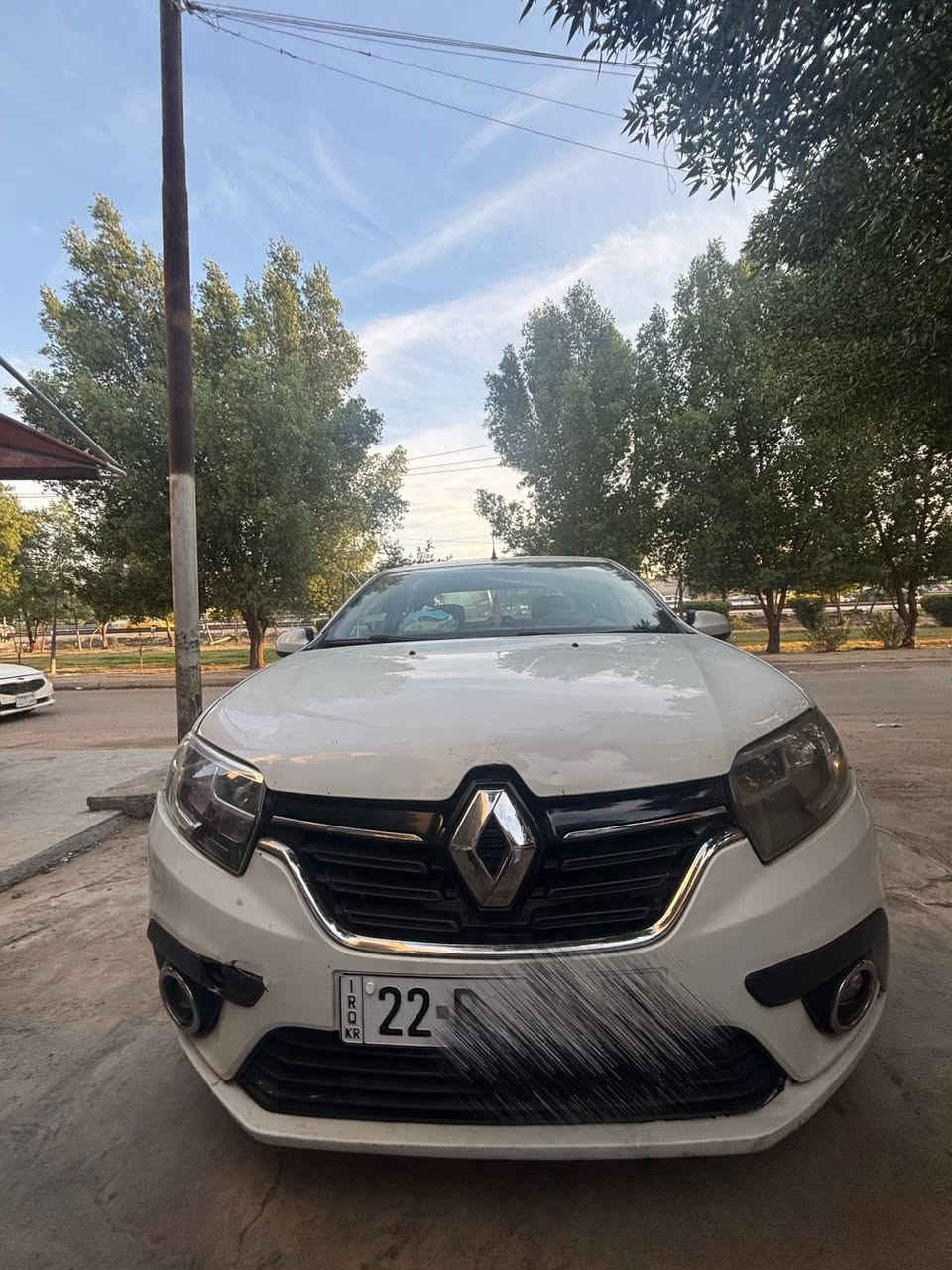 رينو 2019 خليجي حرة مرقم اربيل بأسمي التحويل ثاني يوم
السيارة خير من الله نظيفة 
كير ومكينة بشرط 
صدرها ناعم 
ماشية 130 كيلو
السيارة بنيدها مصبوغ وجاملغ صفحة السايق معدل بارد ومصبوغ  
للبيع نقد 
للتواصل 
***********
***********
سعرها 85 ورقة وبيها مجال للشراي
