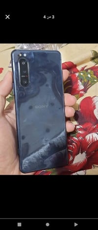 سوني اكسبيريا 5VI • ٨/١٢٨ • شاشة خطوط زرق