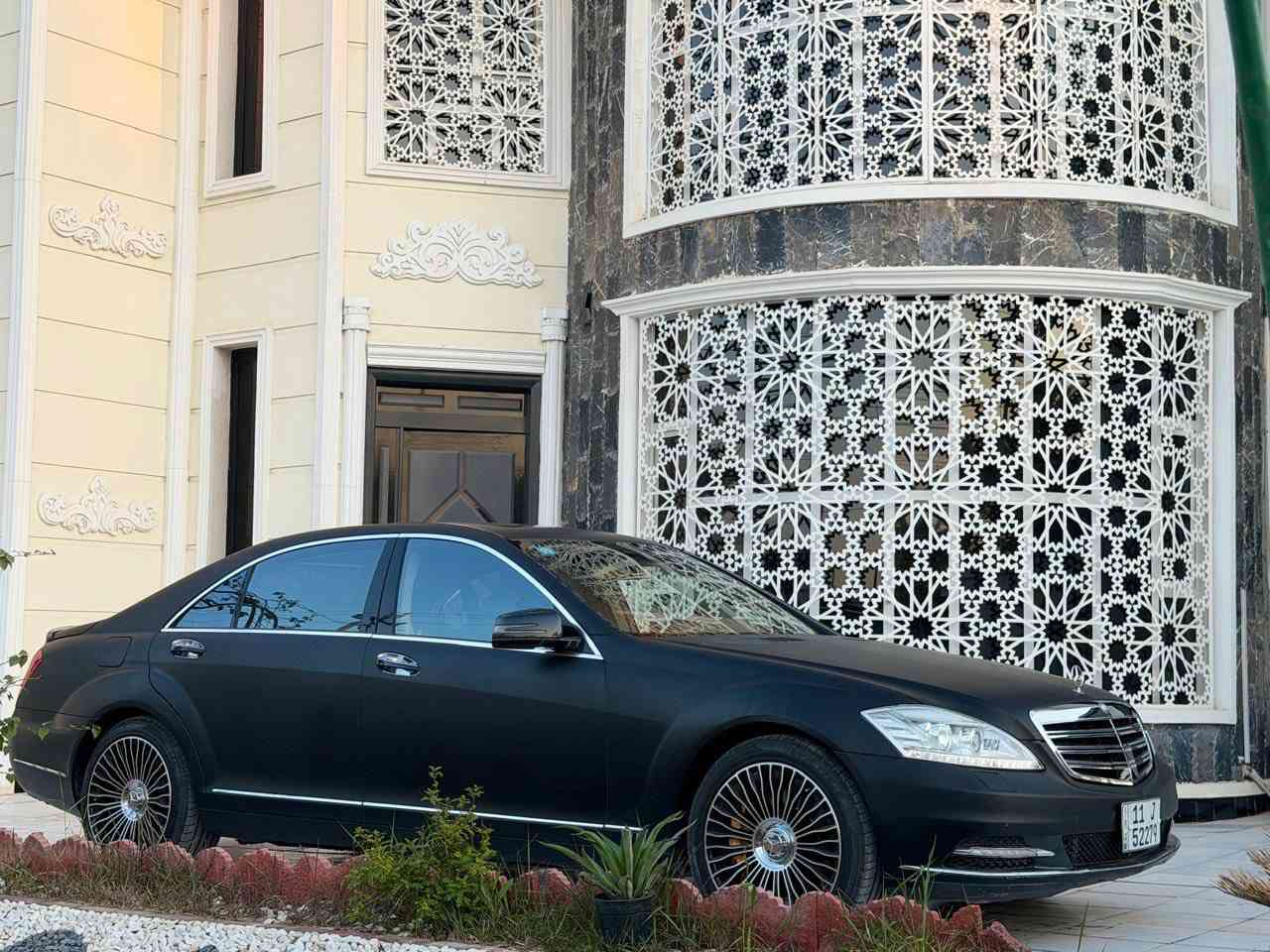 مارسدس 2013 فووول 550 S ماشيه 40 فقط مخزنه 
بيع او مراوس السعر 247$ مكاني بابل رقم بغداد بسمي 
للاستفسار *********** او ***********
