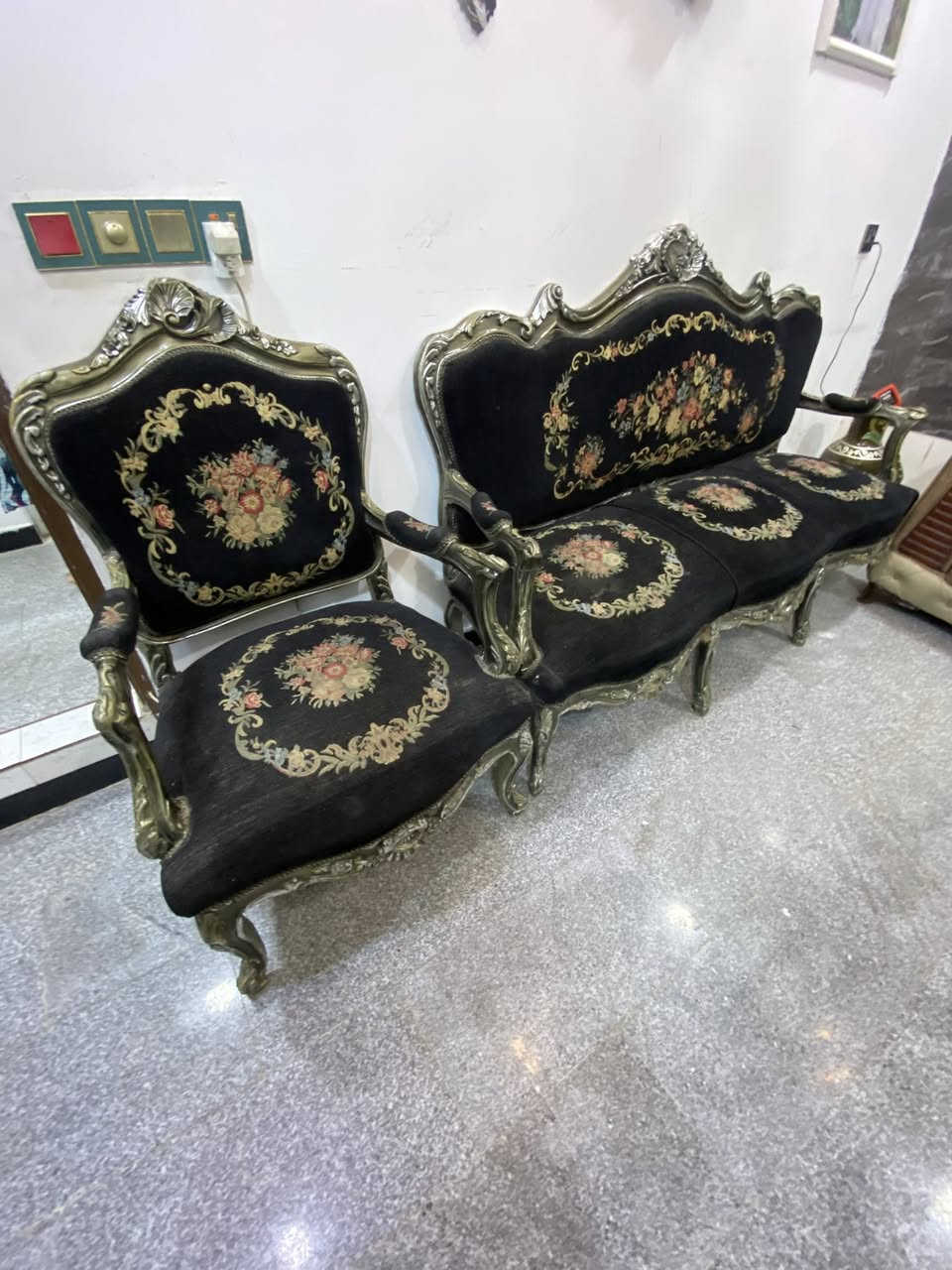 قيم وخذ مكاني بغداد حي التراث قرب السيديه
***********
