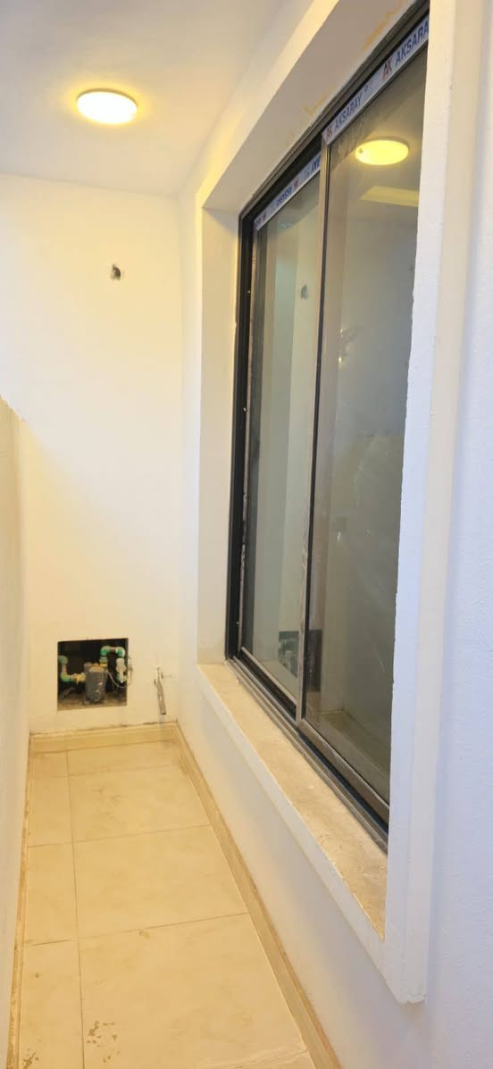 #لدينا_دار_للبيع مساحه 50 متر واجهه 5 ونزال 10 طابو زراعي سند 25 قرار محكمه البيت يحتوي على2 غرف نوم وصاله وستقبال ومطبخ  العنوان بغداد الدورة مدخل البوعيثه مجمع السلطان الاول 
هاتف ***********
