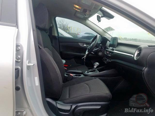 سلام عليكم البيع كيا فورتي موديل 19 ماشيه 78 ألف
كير  محرك مكفول سيار ليبل واحد وبدون ايرباك  وبيها سونار صور الحادث موجودة 

موصفات عادية 

تحكم ستيرن كامره توقف ذاتي مثبت سرعة 

رقم بغداد بسمي تحويل ثاني 

مكان سيار بغداد 

***********
