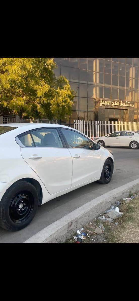 سياره نضيفه    السلام عليكم سيراتو خليجي موديل15 كير مكينه 1600مكفوله

مري شفط 

اشاير مري 

يدات نيكل من الداخل والخارج

اربع دسك 

مانع انزلاق

حساسات أماميه وخلفيه 

شفتات استيرن 

فول تحكم استيرن  

قطعتين تبريد ...وضعيات قياده 

تغليف كشنات جديد

*********** مكاني كرادة او زعفرانية

السعر 115
