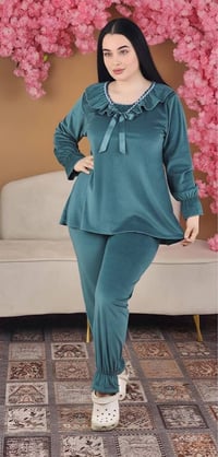 🎄 أناقة شتوية بيتية بذوق راقي 💗  بتصميم أنثوي يجنن 😍  تراك خامة قديفة ...