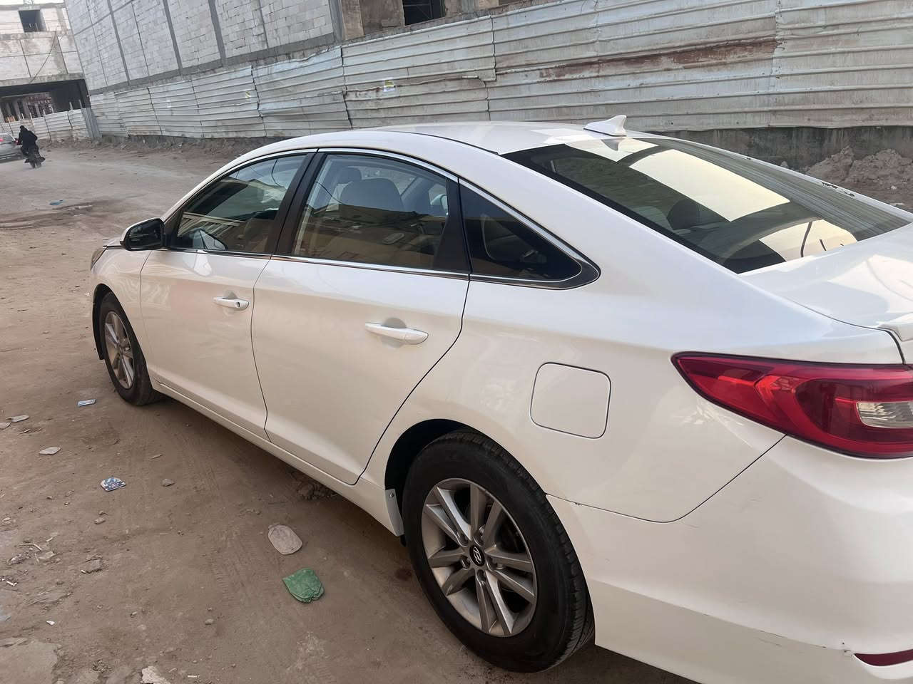 السلام عليكم سوناتا موديل 16 للبيع حادثه باب وجاملغ بدون دواخل وقطعتين كلير من امريكا بنفس الجهة جاهز من كلشي بسعر 116 *********** مكانها كربلاء او مراوس بسيارة سعرها آقل الشدة
