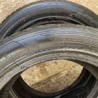 زوج تاير مستخدم .. نضيف.. حجم 215/55/17 ..  قيم واخذ .. مكانه بغدا الك...