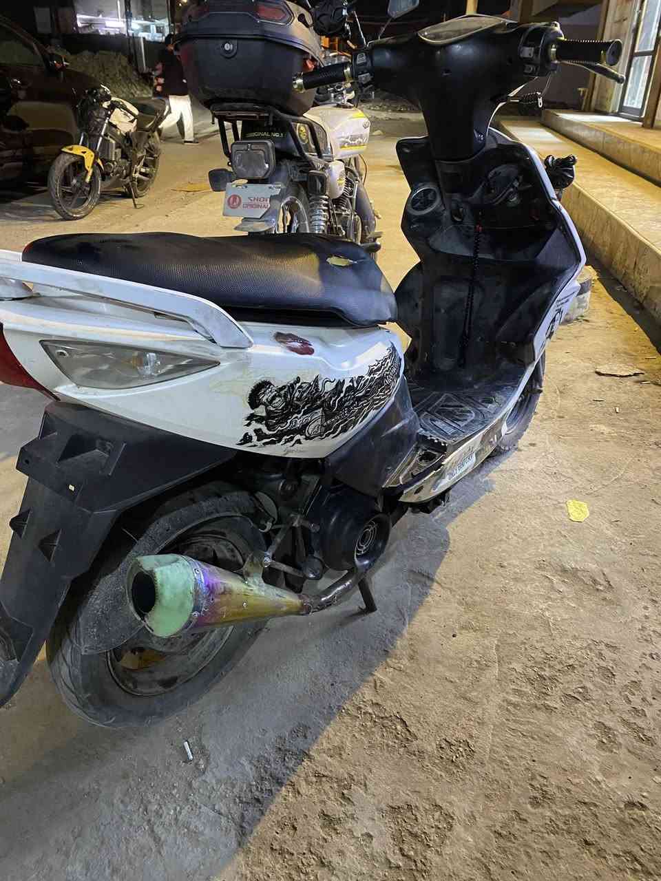 السلام عليكم
دراجه نوع ماكس مضلع 

دراجه نشطة مابيها نقص بس سلف 

شغاله هندر 

 صالنصه رياضي توبو بوق بدون كاتم 

السعر 500 و بيها مجال 

هاتف *********** , ‏***********‏ .
