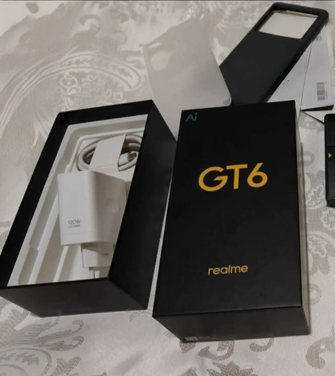 ريلمي GT6 غني عن التعريف الذاكره 256 الرام 12+12 
معالج فلاكشب Snapdragon 8s Gen3 بوبجي 120 فريم
البطارية 5500 الشحن سوبر ڤوك 120 واط جهاز نضافته 100%100 كامل الملحقات اي استفسار متواجد خاص فقط


**إذا كنت صاحب هذا الإعلان وتريد حذفه لأي سبب، رجاءا أرسل رسالة إلى الدعم الفني**