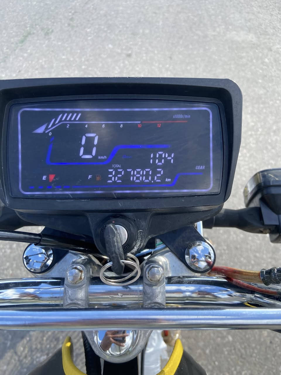 سلم عليكم دراجه للبيع موديل 24  السعر 500. بيه مجال بسيط التصال *********** وتساب فقط
