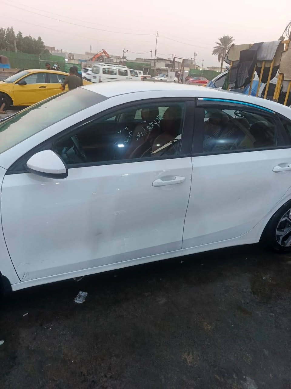سلام عليكم  فورتي موديل 20 وارد امريكي صور الحادث موجودات عنوان بغداد هذا رقم  هذا رقم صاحب السياره*********** سعر 130
