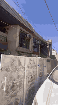 سلام عليكم بيت للايجار في الاثورين مساحه 200متر يحتوي 2غرف نوم كبار وصاله جبيره وخدمات الاستفسار ***********
