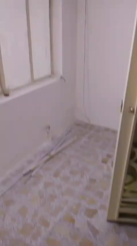 مكتب حلم للتطوير العقاري 
بيت للايجار 800 ألف يحتوي على 3 غرف نوم وصاله وخدمات عنوان البيت الاعضمية قرب مقبرت الملك للاتصال ***********
