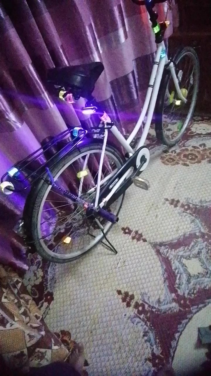 السلام عليكم الباسكل. للبيع حجم 26 مكاني موصل جانب الايمن الاغزلاني السعر 85


**إذا كنت صاحب هذا الإعلان وتريد حذفه لأي سبب، رجاءا أرسل رسالة إلى الدعم الفني**