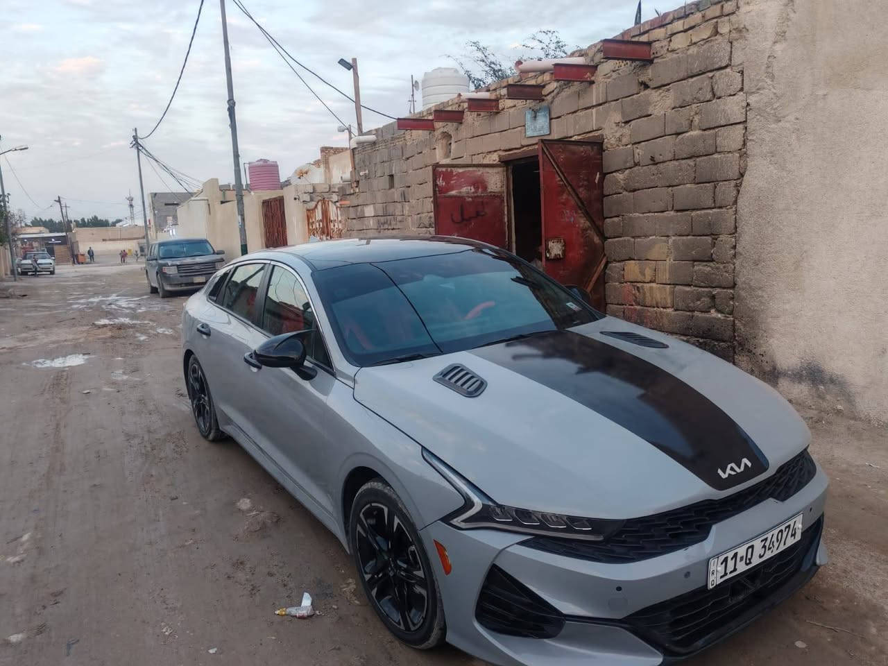 سياره كي 5 مديل 23 فول عده الفتحه
السياره حادثه جدا بصيط وحلو ماشيه 60 الف ما بيها نقص برغي السياره متعوب عليها مرتبه كلش
مكينه 1600 تيربو
السعر 180 وبيها مجال قليل

رقم بغداد معوقين

البصره الزبير الشعيبه

***********
