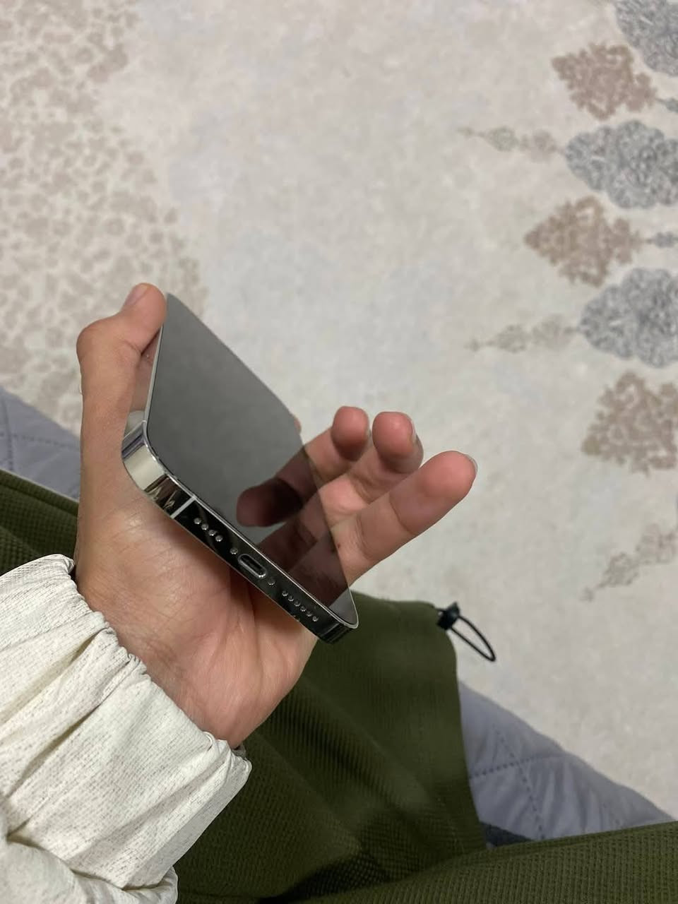 750.000
13 برو ماكس
بطارية 90
ذاكرة 512
كارتون كيبل شحن
وتر برو 
الجهاز امريكي اصلي شرط الفحص والضمان
تواصل واتس اب فقط
مكاني بصرة ماعندي توصيل
***********
