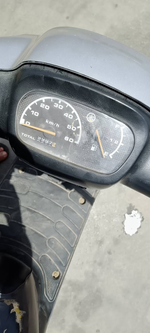 بتره خطين دراجه كلش نضيفه شغاله سلف هندر لايت عالي ناصي بك لايت اشاير هورن عداد بانزين قفل جنطه قفل سكان كله شغال  شلعه ومشي خير من الله كفرات اصليه  دراجه نضيفه مال جناي السعر 240 مكاني ناصريه ‏‪***********‬‏
