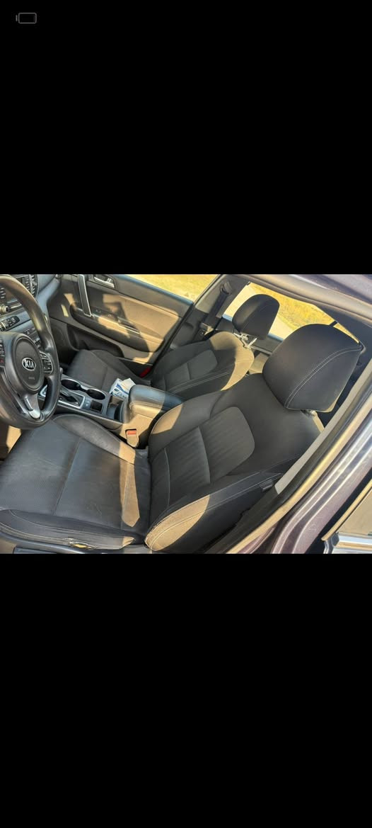 سلام عليكم للبيع سبورتج ٢٠١٧ وارد اللون فيلي رقم أربيل بيه بس ضرر بالبنيد ارباك دكه *********** السعر ١٤٣ وبيه مجال
